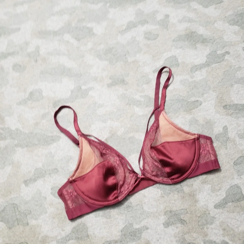 Victoria's secret‎ Bra Womens 32C Purple Very Sexy Underwired